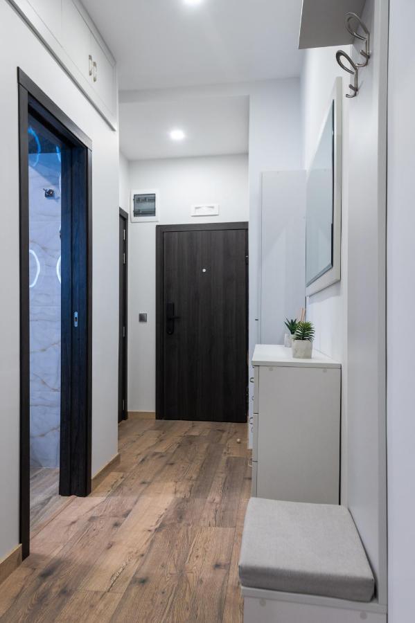 La Luna - High-End 2Bd Flat In The Top Centre By Flat Mаnager صوفيا المظهر الخارجي الصورة